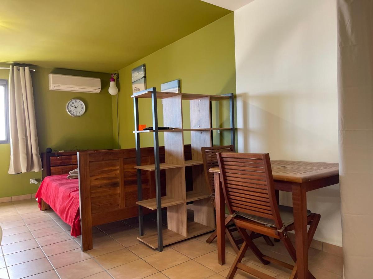 Immense Studio 51 Jusqu'A 4 Personnes Avec Vue Mer Saint-Denis Eksteriør billede